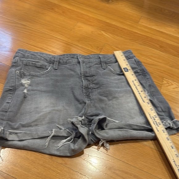 Old Navy women’s O.G straight  high rise jeans shorts size 14 . - Picture 4 of 9